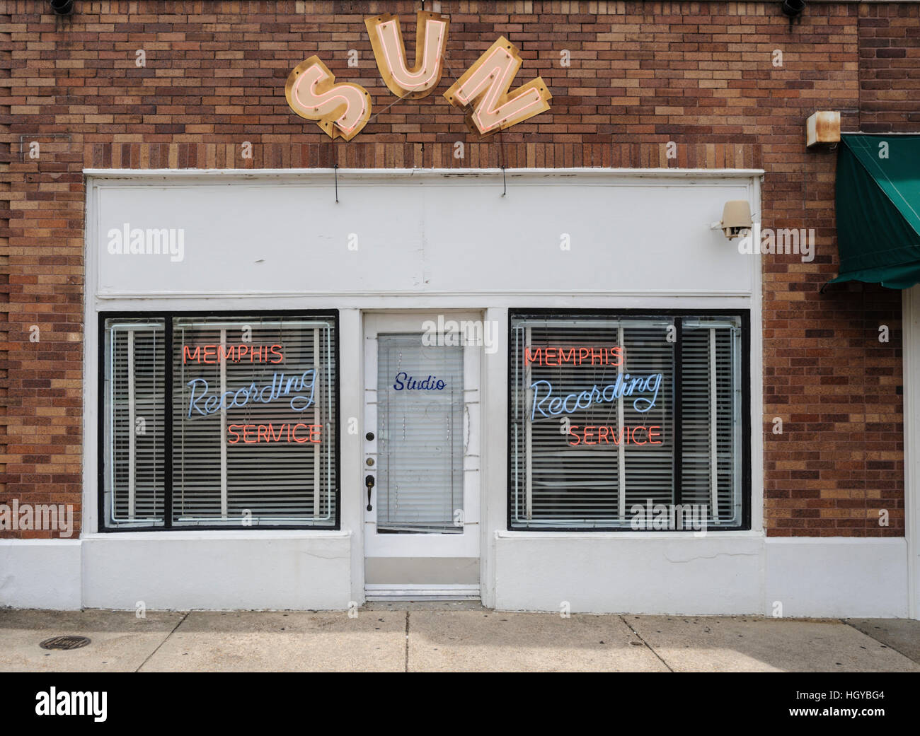 Memphis, Tennessee, US - Exterior view of the legendary Sun Studio Stock Photo
