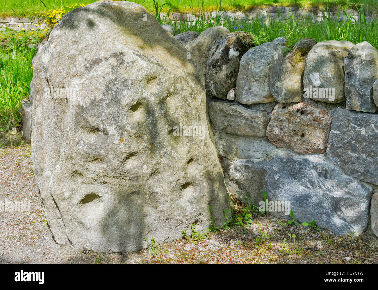THE HEIGHTS OF FODDERTY STONE LOCATED AT THE GUNN MEMORIAL STRATHPEFFER CLOSE UP DETAIL Stock Photo