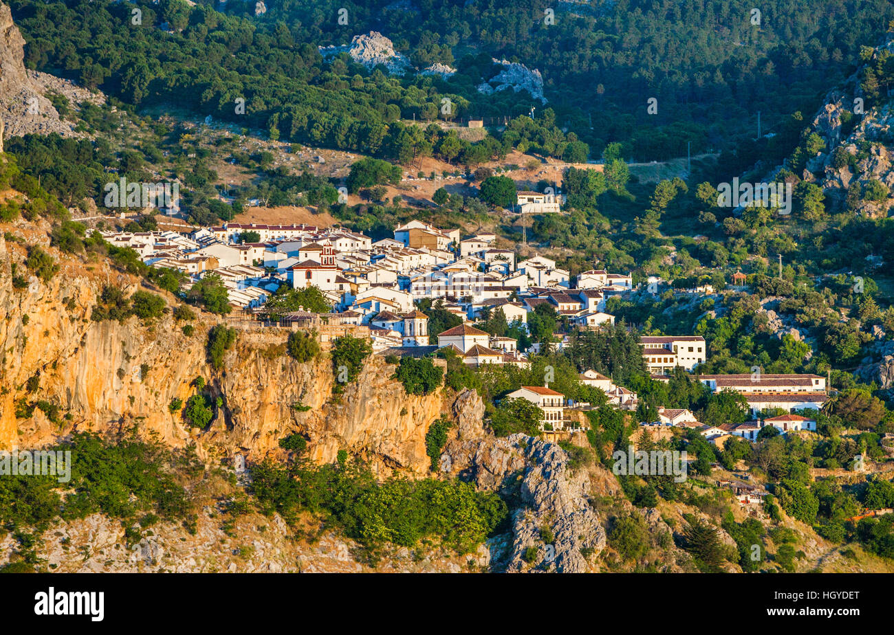 Spain, Andalusia, Province of Cadiz, the village of Grazalema in the Sierra Endrinlal, Parque Natural Sierra de Grazalema Stock Photo