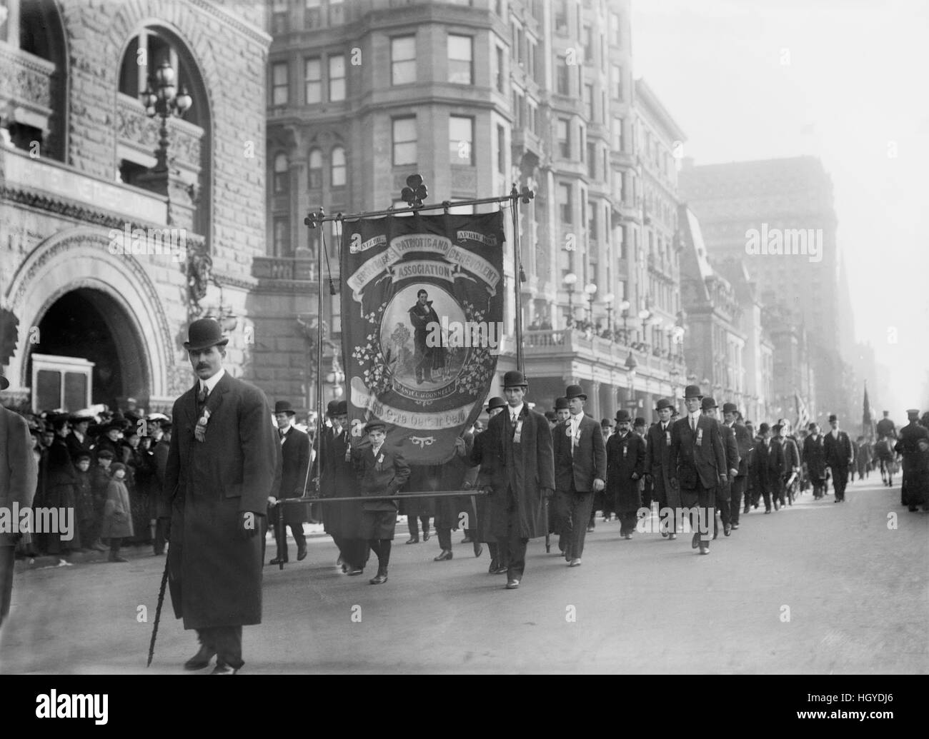 St. Patrick Parade, Fifth Avenue, New York City, New York, USA, Bain News Service, March 1909 Stock Photo