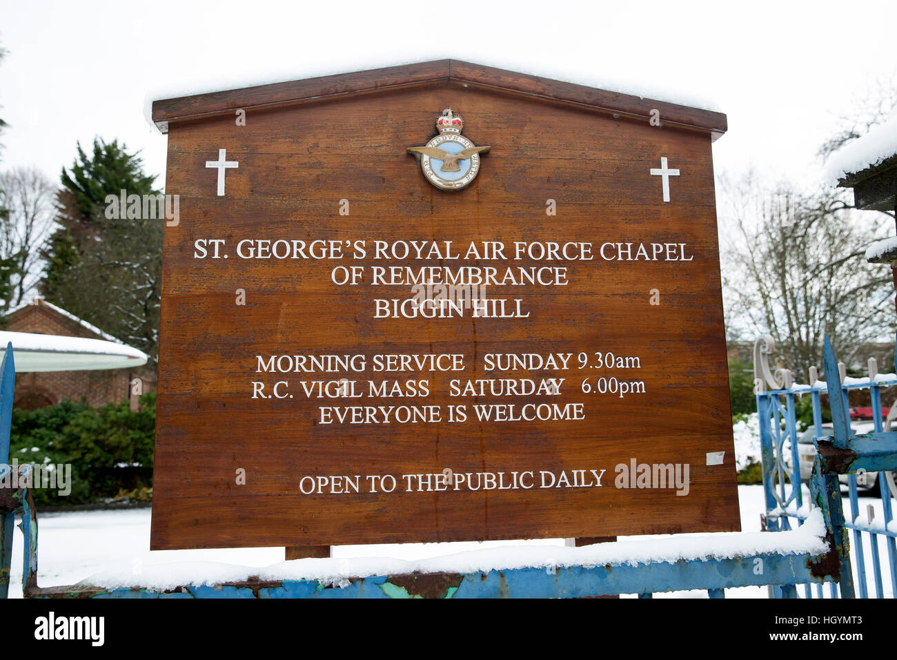 Biggin Hill, UK. 13th Jan, 2017. Snow covers St Chapel sign in