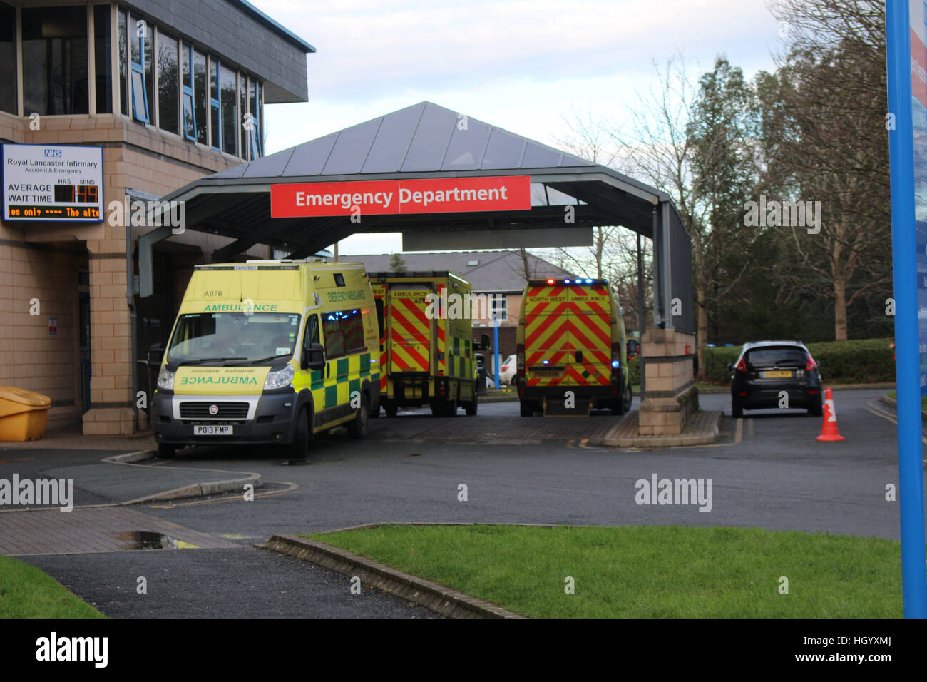 Hospital pharmacy, nhs hires stock photography and images Alamy