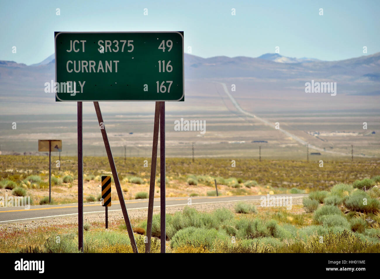Tonopah, Nevada, USA. 14th July, 2016. U.S. Highway 6 is seen east