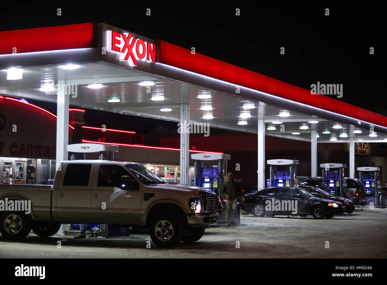 North Dakota, USA. 14th January, 2017. An Exxon gas station is photographed in Bismarck, North