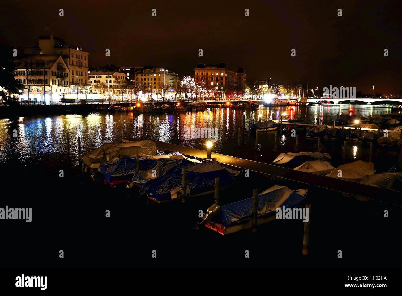 Zurich. 14th Jan, 2017. Photo taken on Jan. 14, 2017 shows the night scene on the streets in Zurich, Switzerland. Zurich is Switzerland's biggest city and an economic, financial and cultural center in Western Europe. Credit: Gong Bing/Xinhua/Alamy Live News Stock Photo