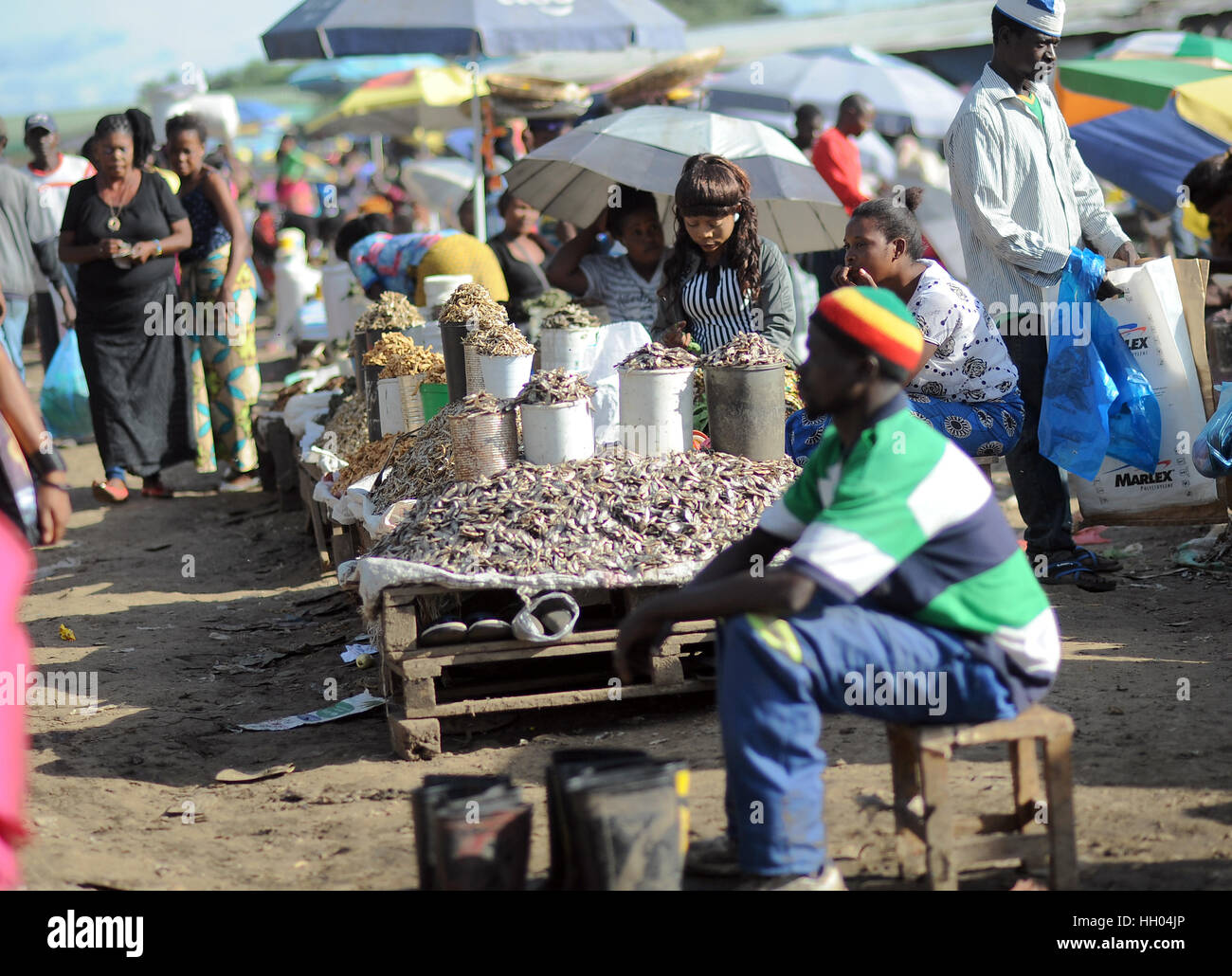 View of the Soweto market near the Compound Kanyama in Lusaka, Zambia, 11 March 2016. The market stands are open every day. - NO WIRE SERVICE - Photo: Britta Pedersen/dpa-Zentralbild/ZB Stock Photo