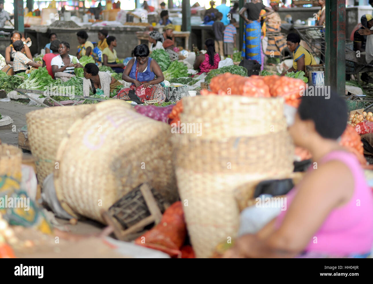 View of the Soweto market near the Compound Kanyama in Lusaka, Zambia, 11 March 2016. The market stands are open every day. - NO WIRE SERVICE - Photo: Britta Pedersen/dpa-Zentralbild/ZB Stock Photo