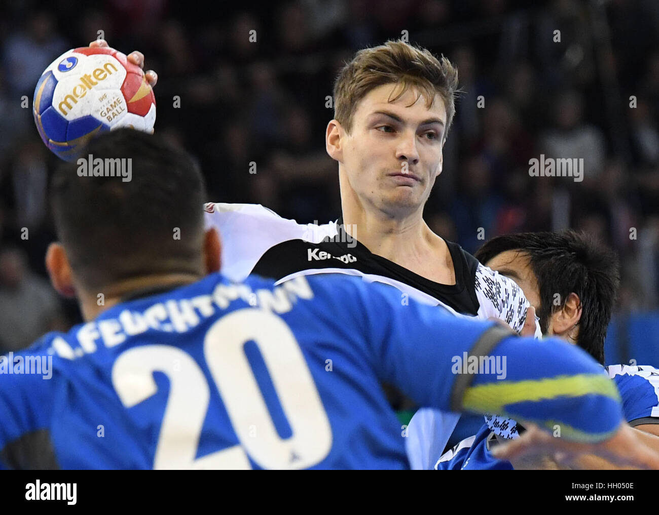 Rouen, France. 15th Jan, 2017. Chile's Harald Feuchtmann (l) and