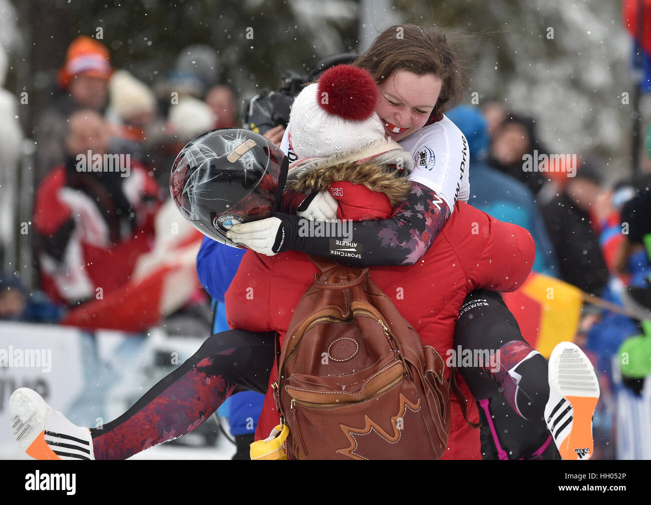 Winterberg, Germany. 15th Jan, 2017. Canadian skeleton athlete Elisabeth Vathje celebrates her first place with her mother after the first Women's Singles run during the Skeleton World Cup in Winterberg, Germany, 15 January 2017. Photo: Caroline Seidel/dpa/Alamy Live News Stock Photo