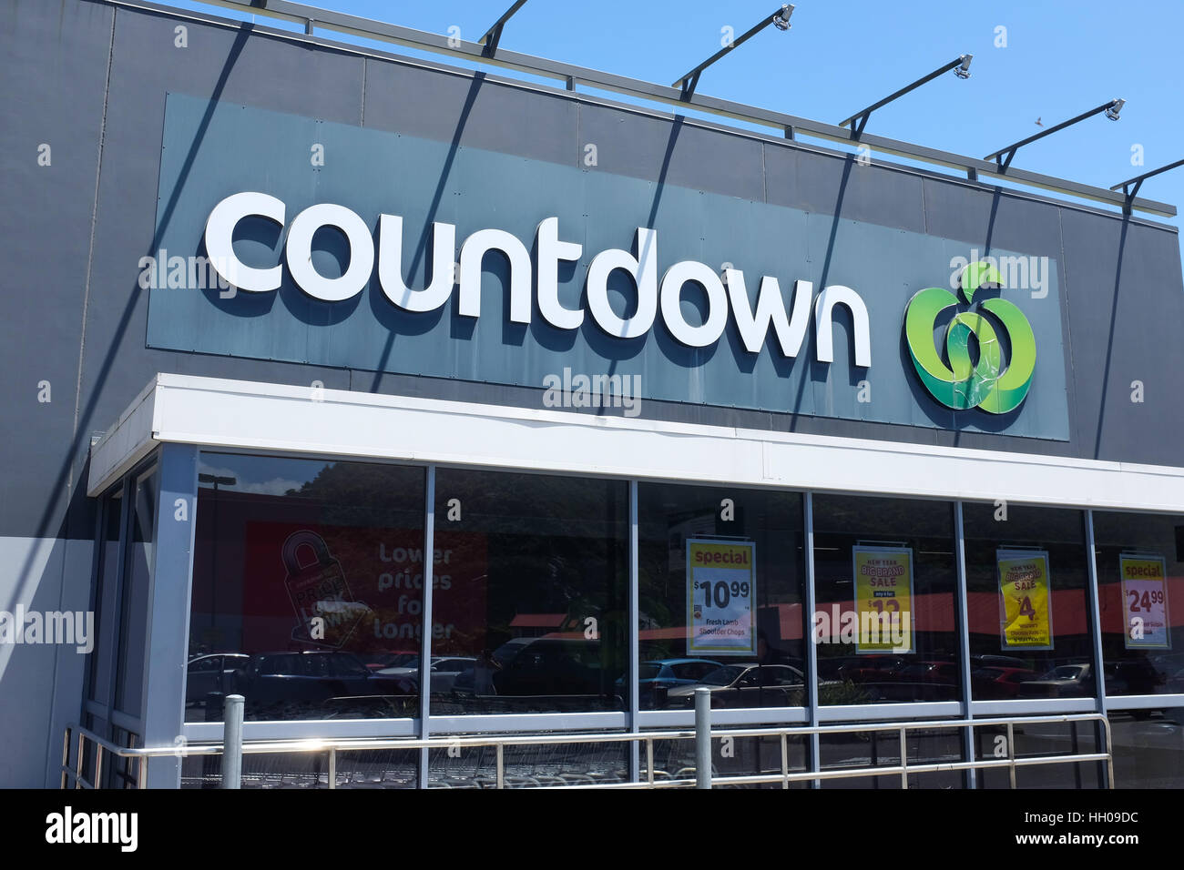 A Countdown supermarket in Greymouth, New Zealand Stock Photo Alamy