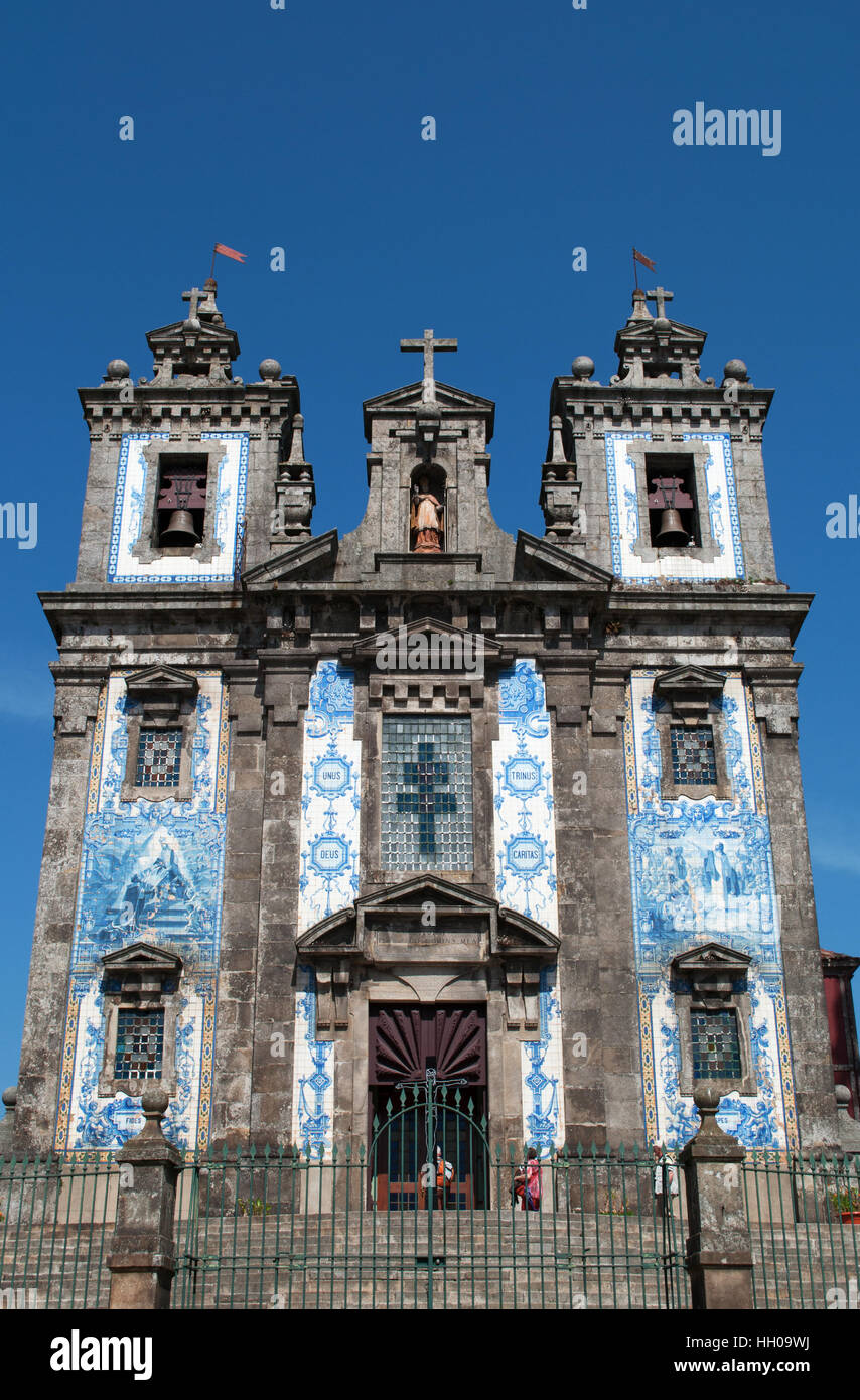 Porto: the Church of Saint Ildefonso, 18th century church built in a  proto-Baroque style and famous for its azulejos, typical Portuguese  ornaments Stock Photo - Alamy