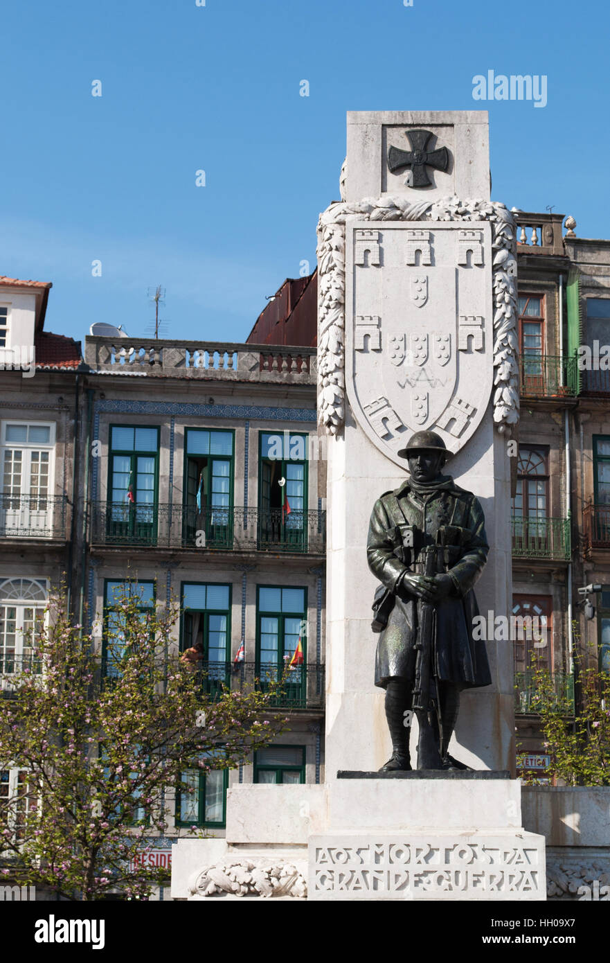 Porto, Portugal: the Monument to the Dead of the Great War of Porto, by the artist Henrique Moreira, inaugurated on April 9, 1928 Stock Photo