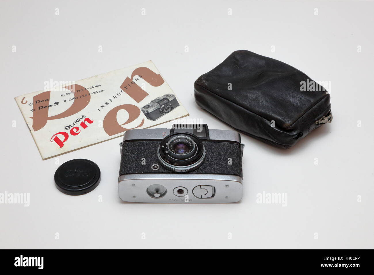 Olympus Pen S 35mm Half Frame Film Camera From 1960s Stock Photo Alamy