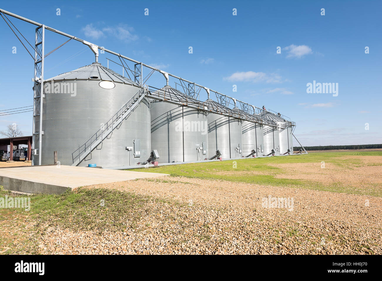 Silos grain storage sky hires stock photography and images Alamy