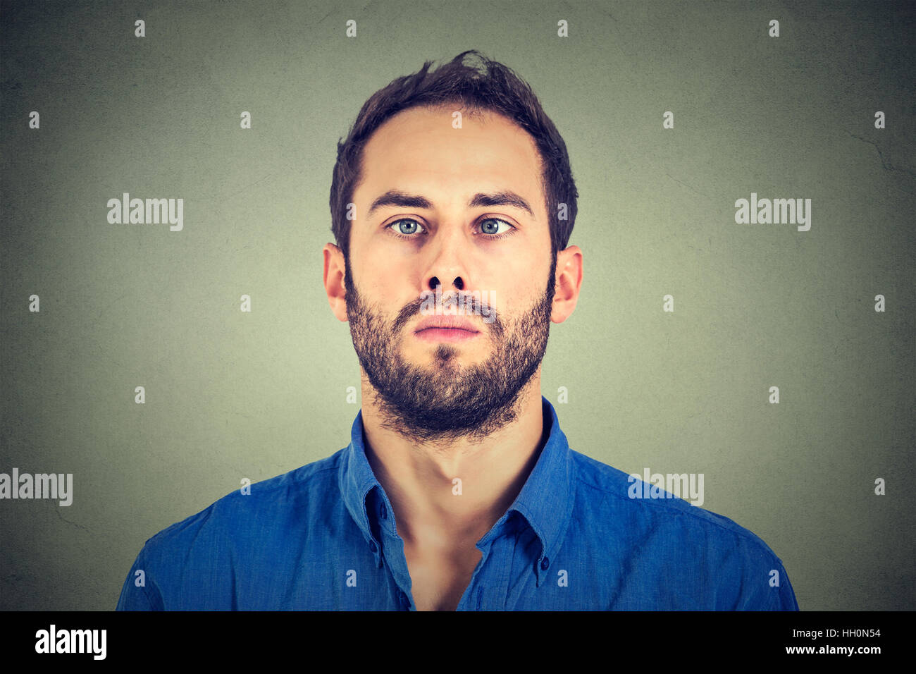 косоглазие мужчина. бен терпин. косоглазие мужчина. люди с косыми глазами. бен терпин глаза.