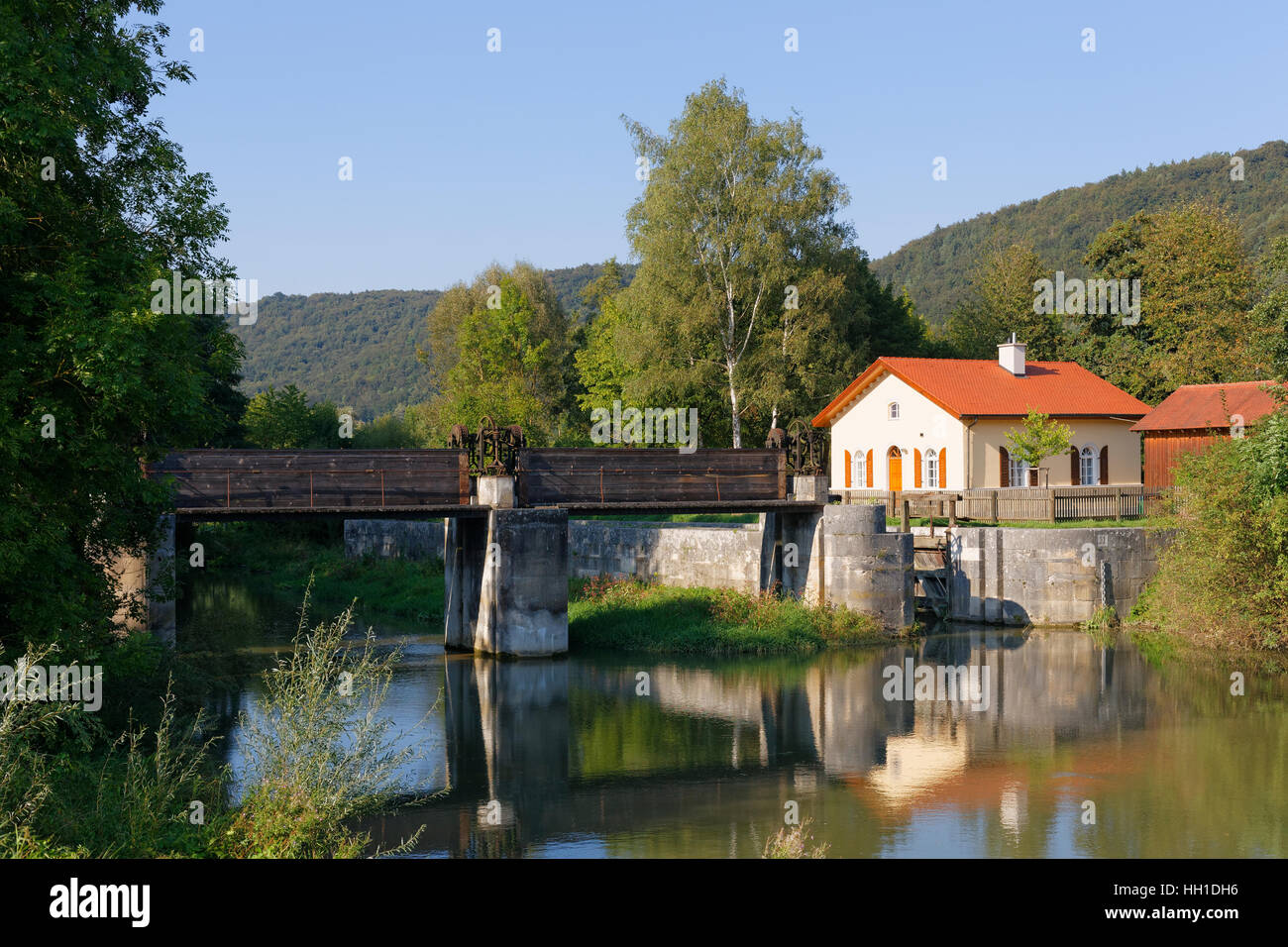 Gatekeeper's house and Lock 11 at Ludwig Canal, Deising in Riedenburg, Altmühltal, The Altmühl Valley, Lower Bavaria Stock Photo