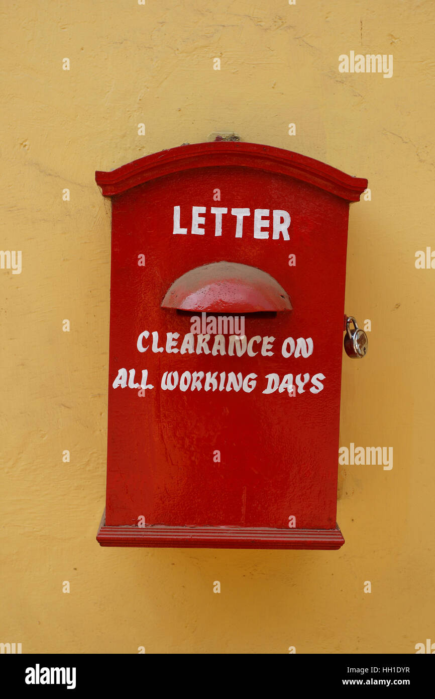 English letterbox hi-res stock photography and images - Alamy