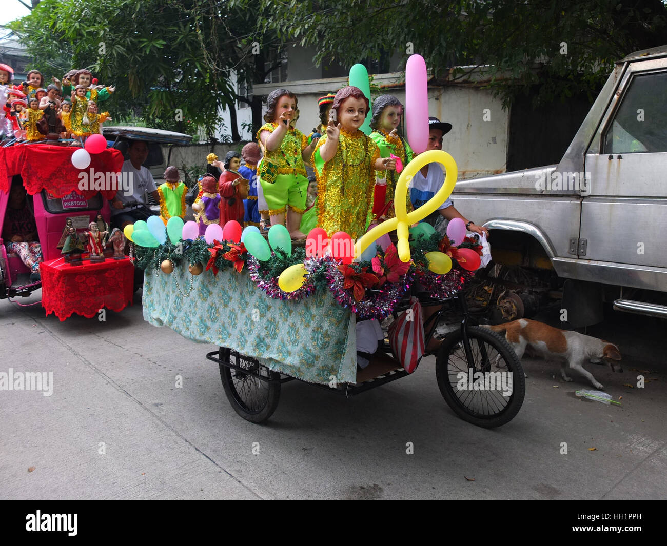 Manila, Philippines. 15th Jan, 2017. A chariot of Santo Niños, filled