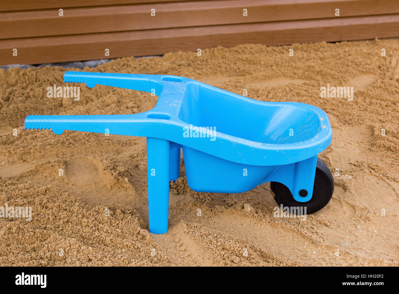 childrens plastic wheelbarrow