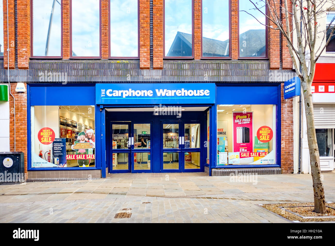 Carphone warehouse phones hi-res stock photography and images - Alamy