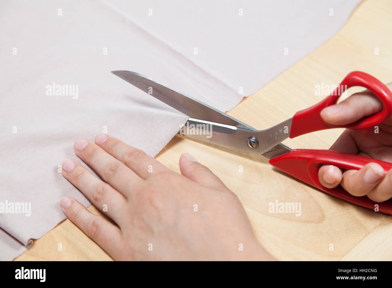 what scissors to use when cutting fabric