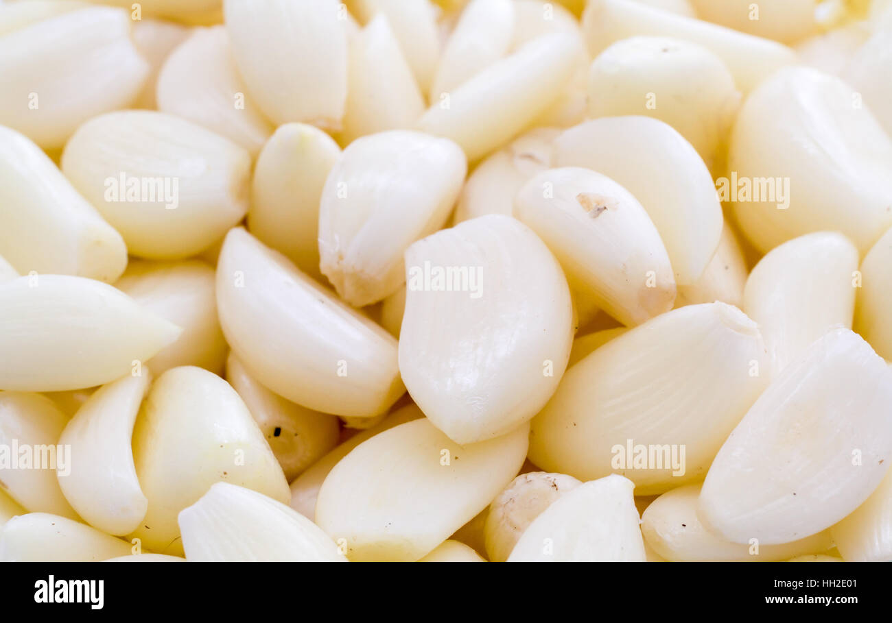 Peeled Garlic Cloves Stock Photo Alamy
