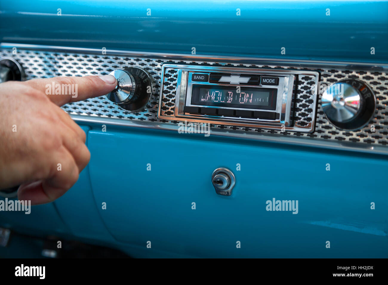 Radio with 'Hold on' swreen in old American car - Havana, Cuba Stock Photo