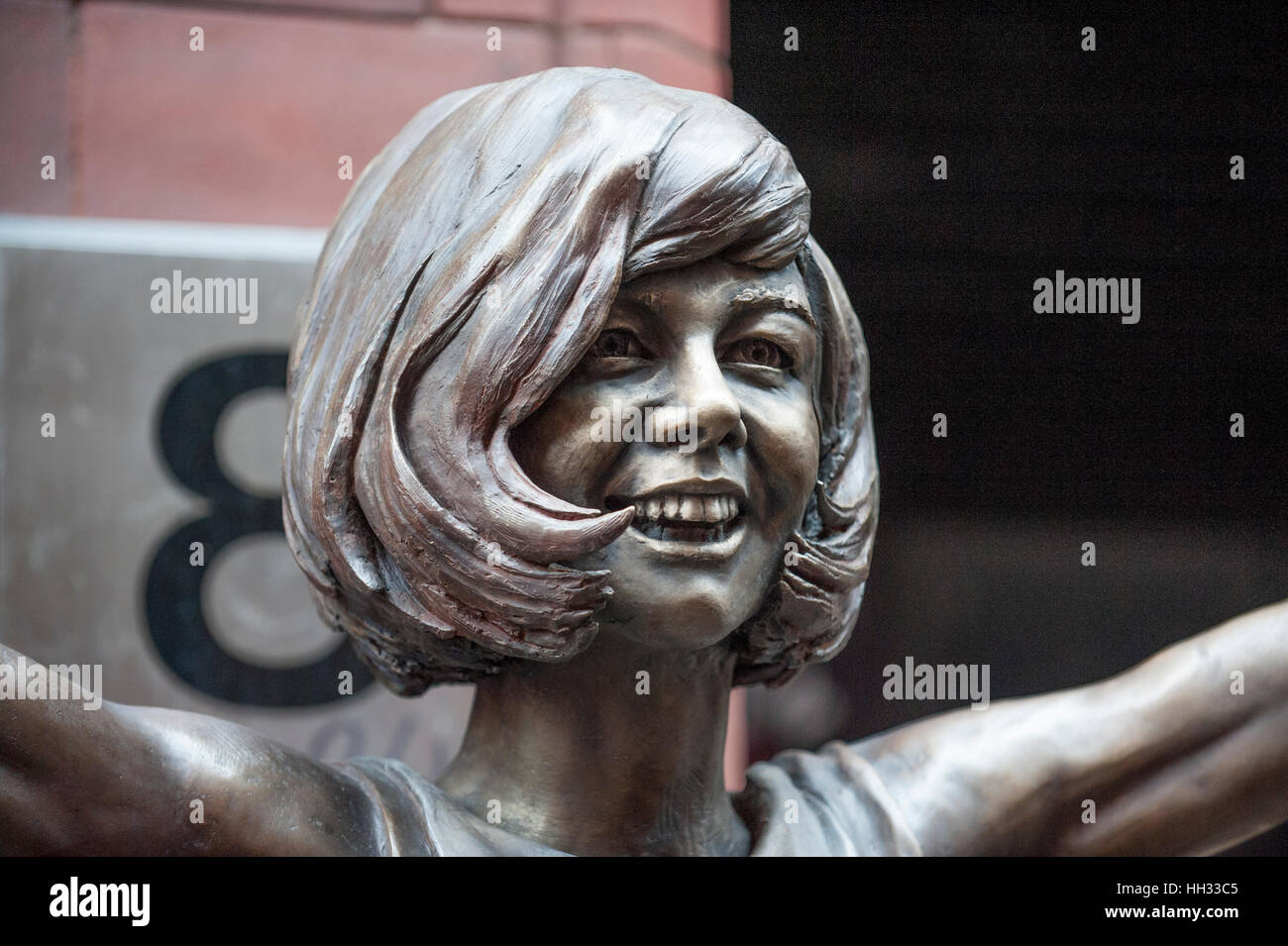 Liverpool, UK. 16th January 2017. A bronze sculpture of Liverpool born singer and TV star, Cilla Black, is unveiled outside the Cavern Club in Matthew Street, Liverpool.  Coinciding with the 60th birthday of The Cavern Club, the statue was commissioned by her three sons, Robert, Ben and Jack Willis, and created by artists Emma Rodgers and Andy Edwards, the statue has been gifted to the City of Liverpool. © Paul Warburton Stock Photo