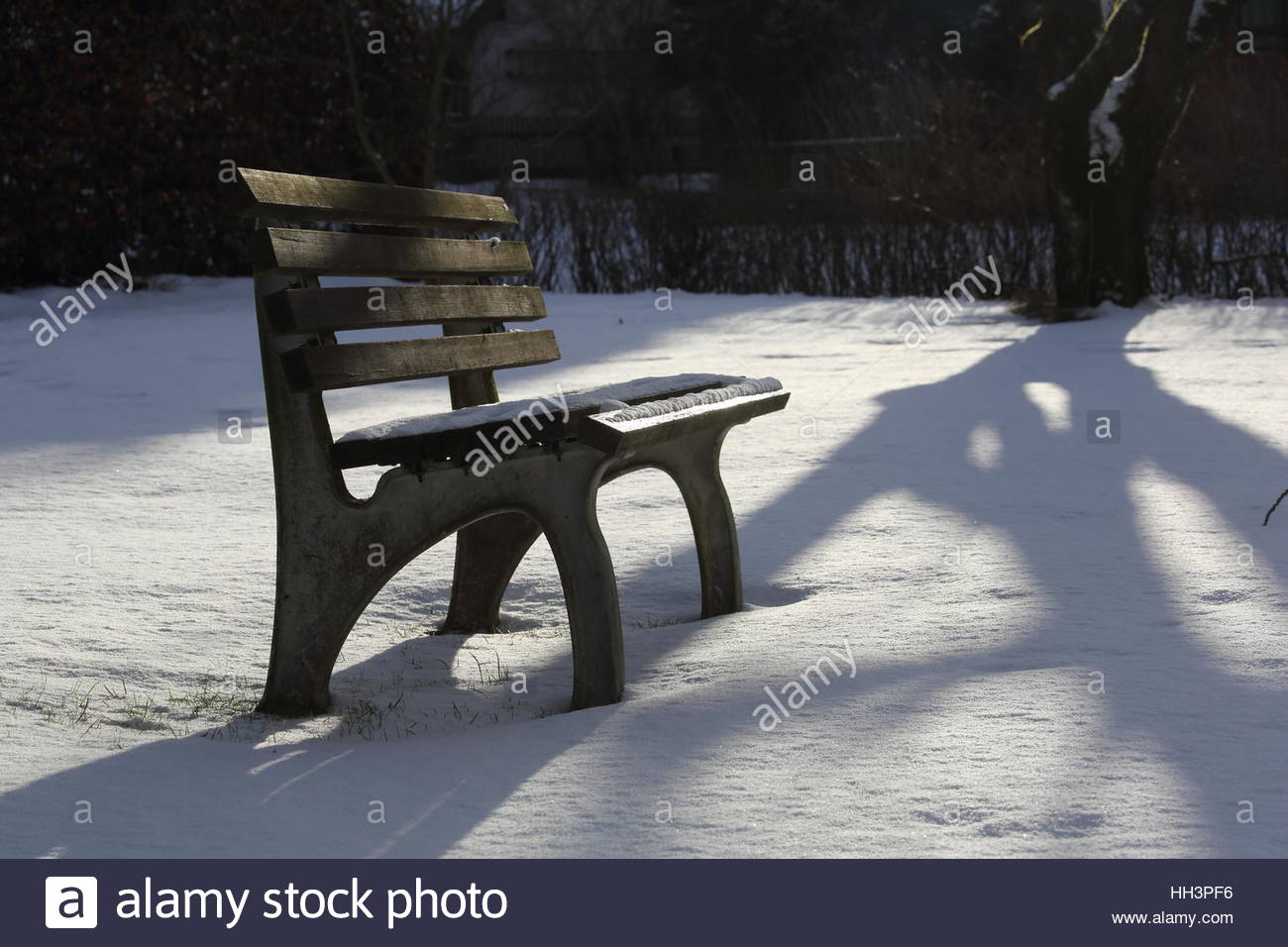 Long garden snow hi-res stock photography and images - Alamy