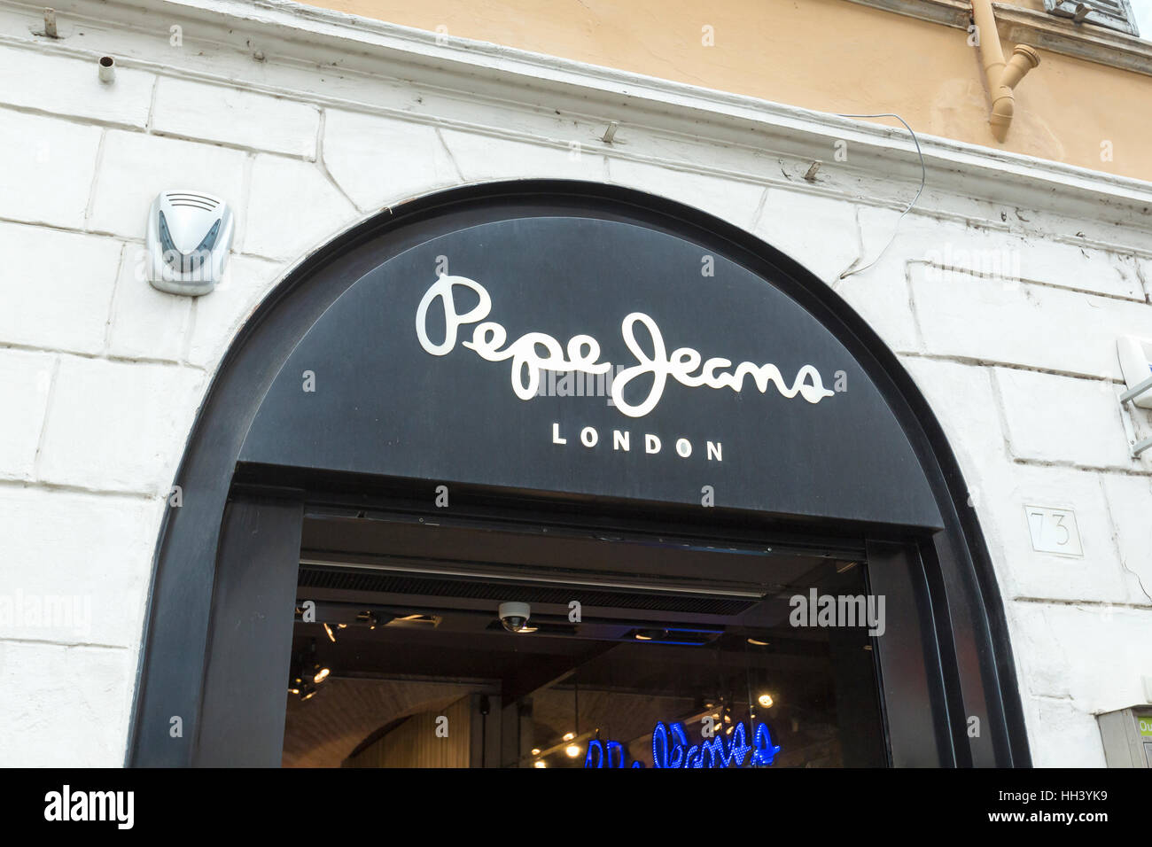 pepe jeans logo font