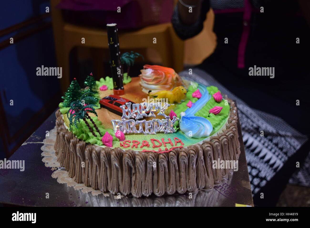 Cartoon birthday cake hi-res stock photography and images - Alamy