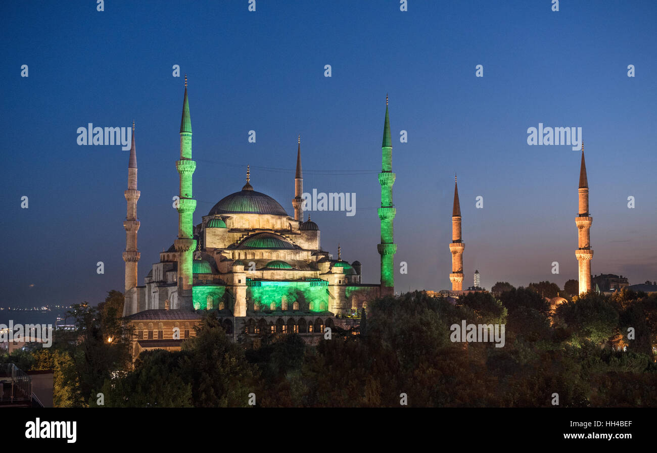 Sultanahmet Blue Mosque illuminated for Ramadan, Istanbul Turkey Stock ...