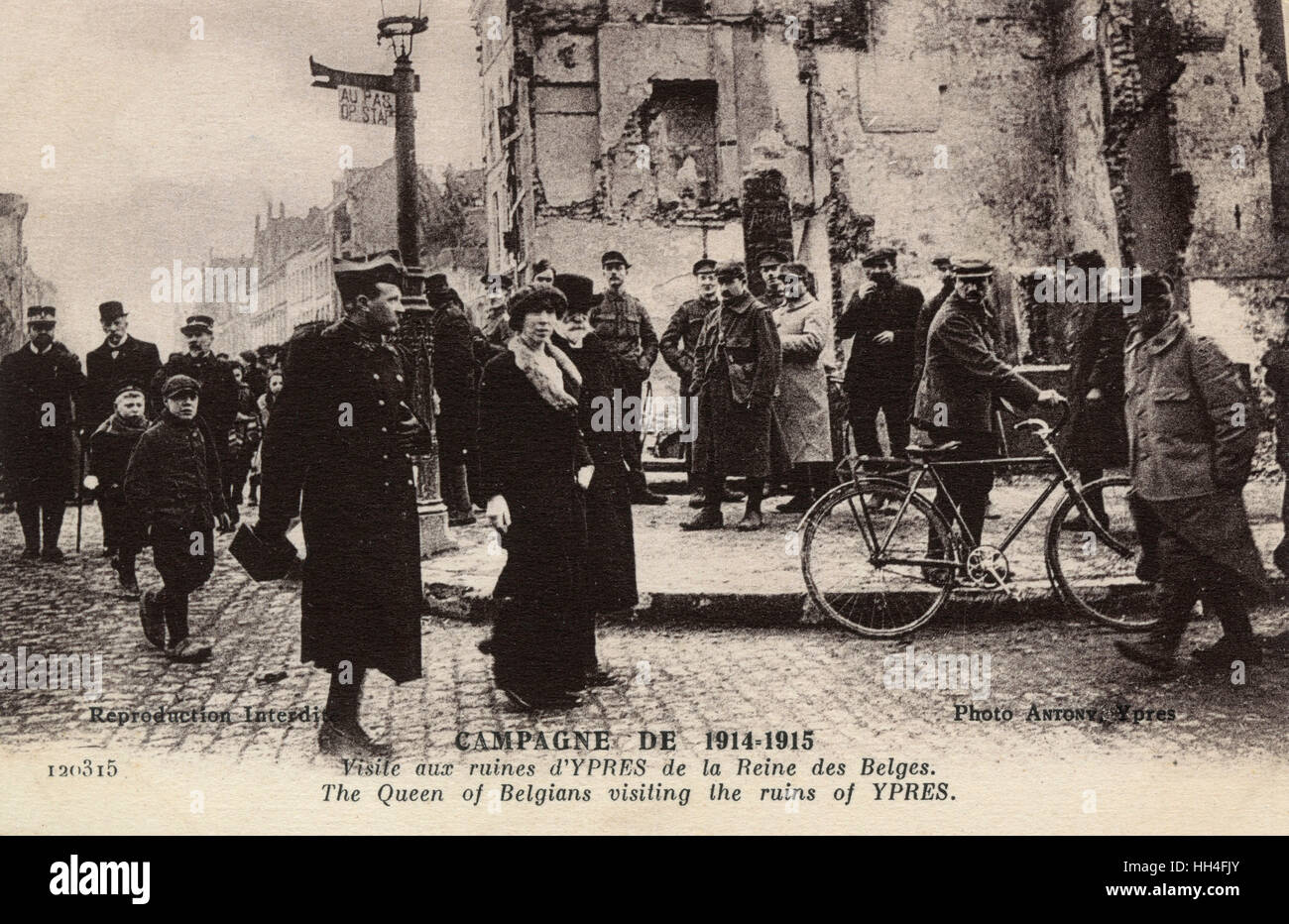 WW1 - Elisabeth of Bavaria (1876-1965), Queen of Belgium visiting the shattered ruins of Ypres. Despite her German background, she was a popular queen, perceived as eagerly supporting her adoptive country. Stock Photo