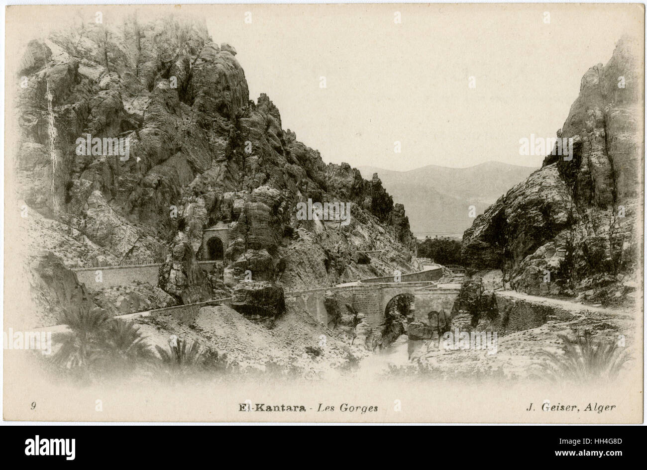 The 'Red' Village of El-Kantara, Algeria - Road through the Gorges Stock Photo