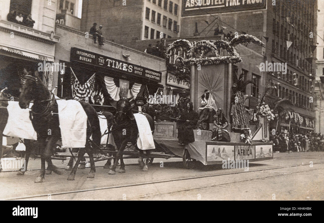 President Woodrow Wilson's League of Nations Tour, seen here on 20 September 1919 in Spring Street, Los Angeles. Wilson made a 9000 mile tour of the USA to advocate ratification of the Treaty of Versailles and US membership in the League of Nations. Stock Photo