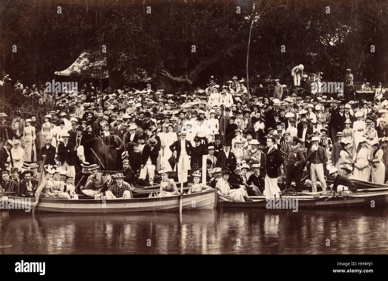 Cambridge Boat Club crew and spectators Stock Photo