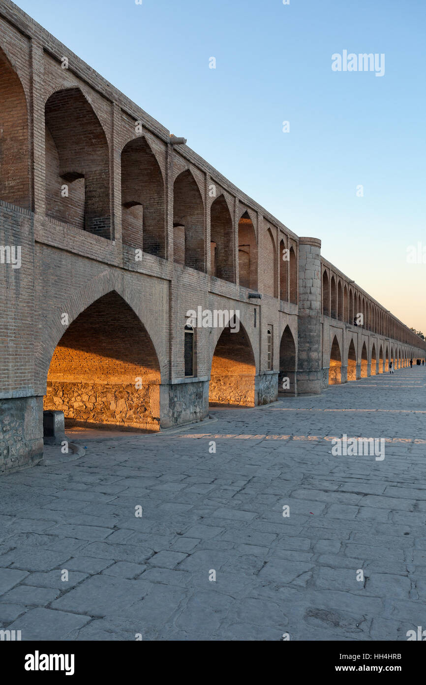 Sio Seh bridge ( Bridge of 33 Arches ) over Zayandeh river, Isfahan
