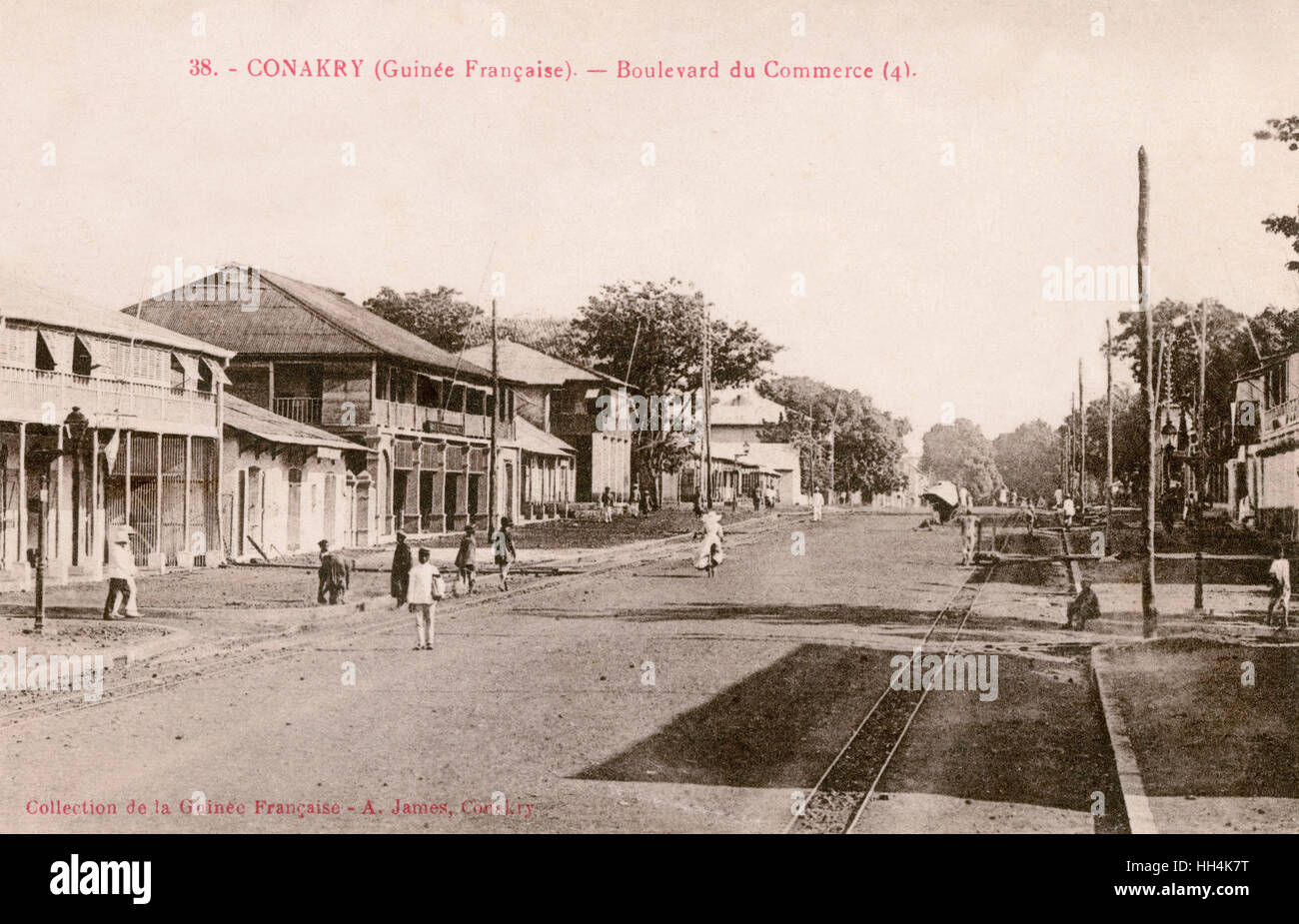 Boulevard du Commerce street) in Conakry, the capitol of