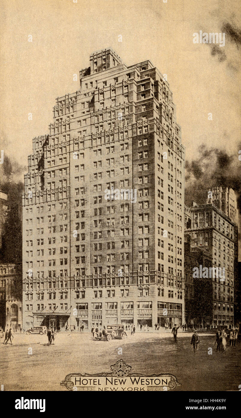 Hotel New Weston at Madison Avenue at 50th Street in New York City, USA. The hotel offered 700 rooms on 38 stories. The building was conversed to an office building in around 1965. Stock Photo