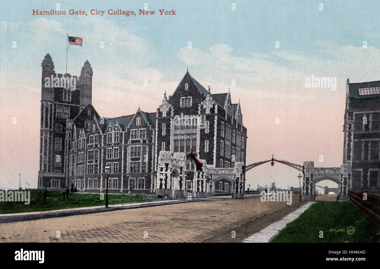 Shepard Hall and Hamilton Gate at the Northern Campus of the City College in Harlem (Manhattan) - New York City, USA. Stock Photo