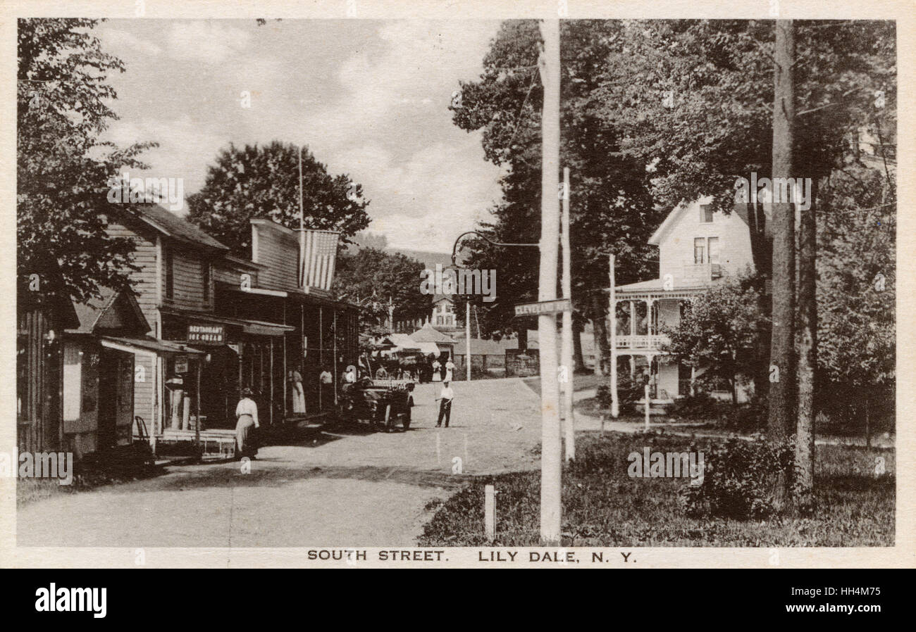 Lily Dale, NY, USA South Street Stock Photo Alamy