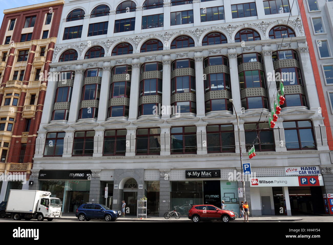Apple victoria square hires stock photography and images Alamy