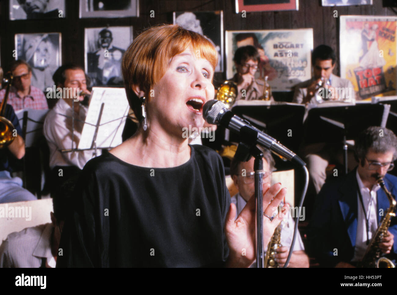 Vocalist Barbara Lea, during a performance at the Red Blazer Too jazz club in New York City in 1982. Stock Photo