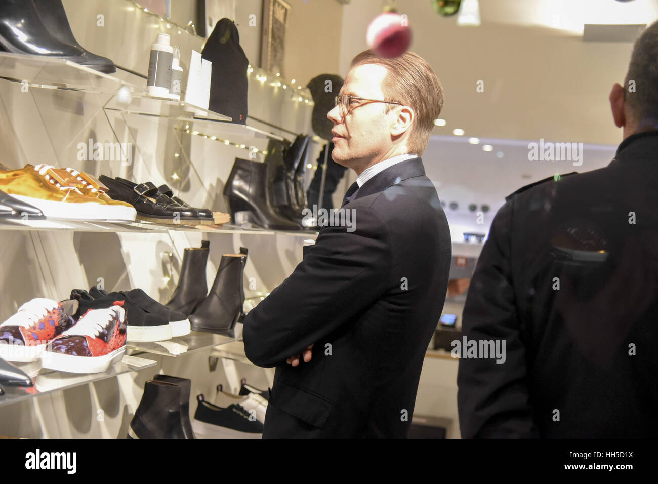 Victoria, Crown Princess of Sweden, and her husband, Prince Daniel, Duke of Västergötland, visiting the Frip store on the Corso di Porta Ticinese in Milan, Italy, during their three-day State Visit to Italy.  Featuring: Olof Daniel Westling, Prince Daniel, Duke of Västergötland, Duke of Vastergotland Where: Milan, Lombardy, Italy When: 16 Dec 2016 Credit: IPA/WENN.com  **Only available for publication in UK, USA, Germany, Austria, Switzerland** Stock Photo