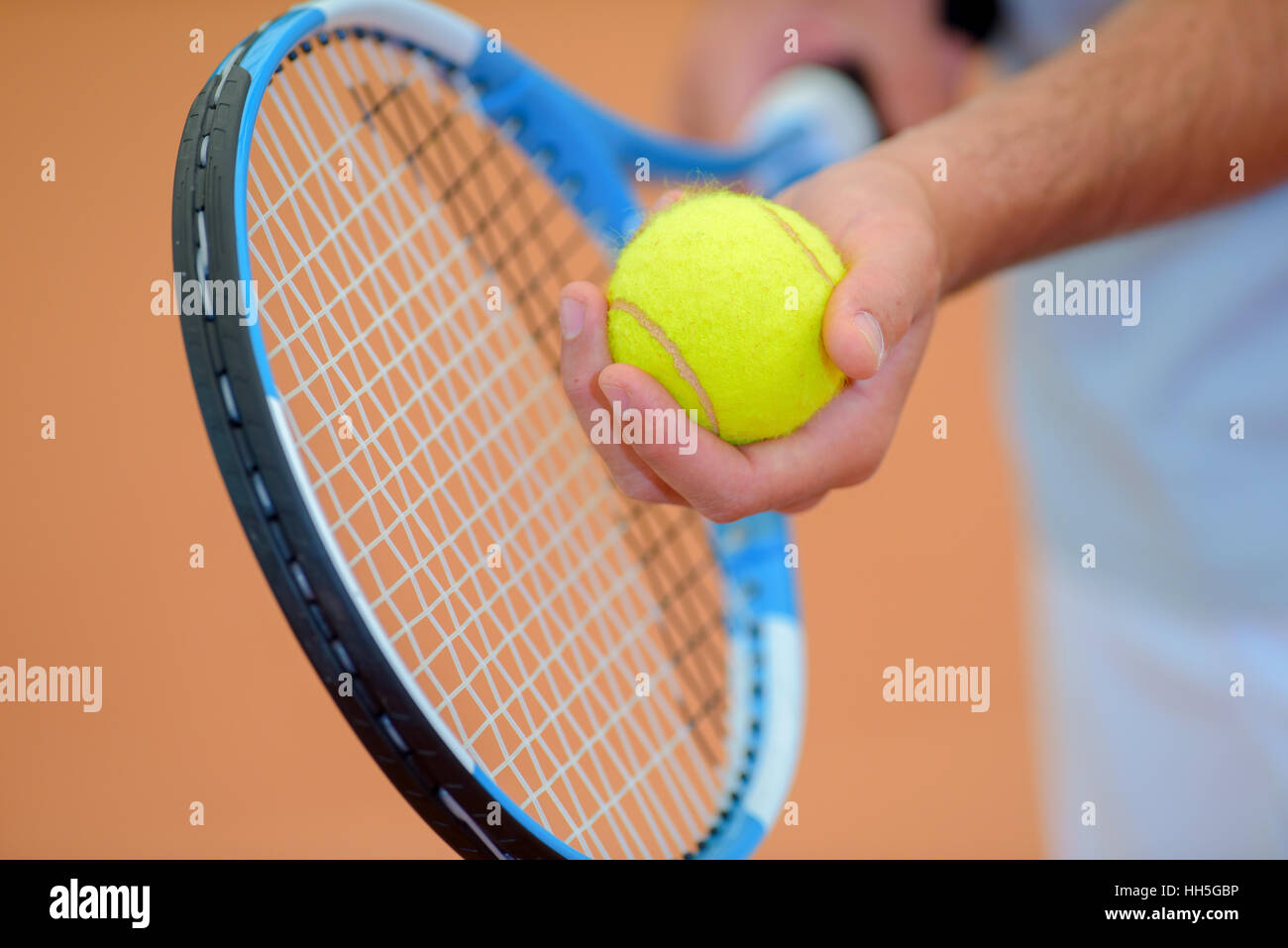 Man serving ball hi-res stock photography and images - Alamy