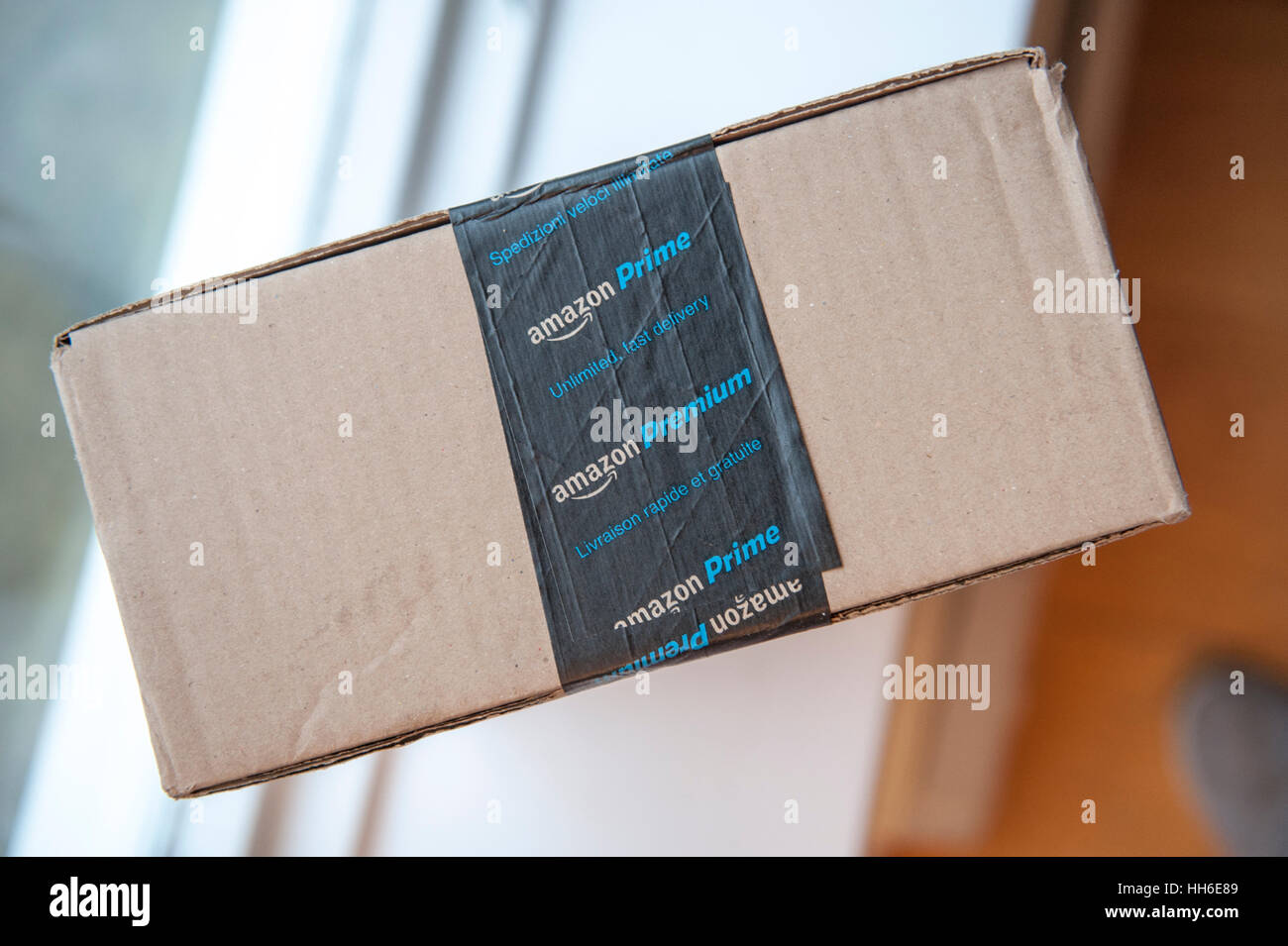 Amazon delivery box hi-res stock photography and images - Alamy