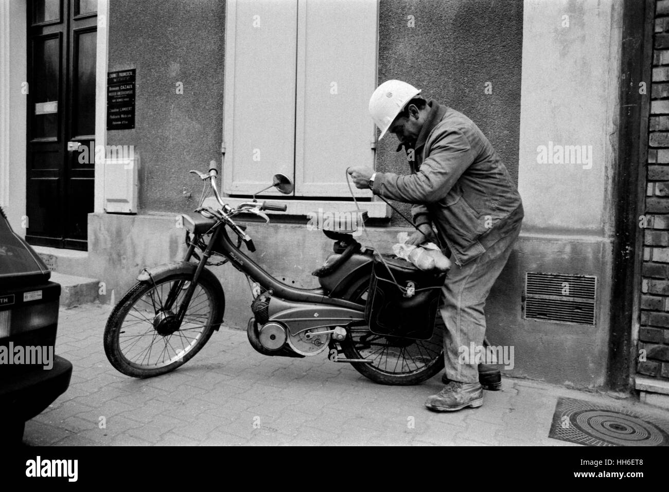 60 Mobylette Moped Stock Photos, High-Res Pictures, and Images - Getty  Images