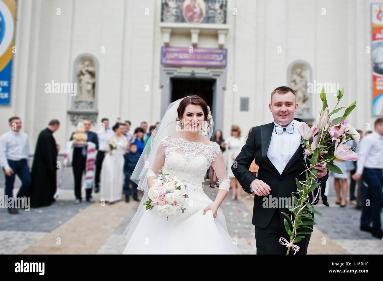 Man happy wedding rice hi-res stock photography and images - Alamy