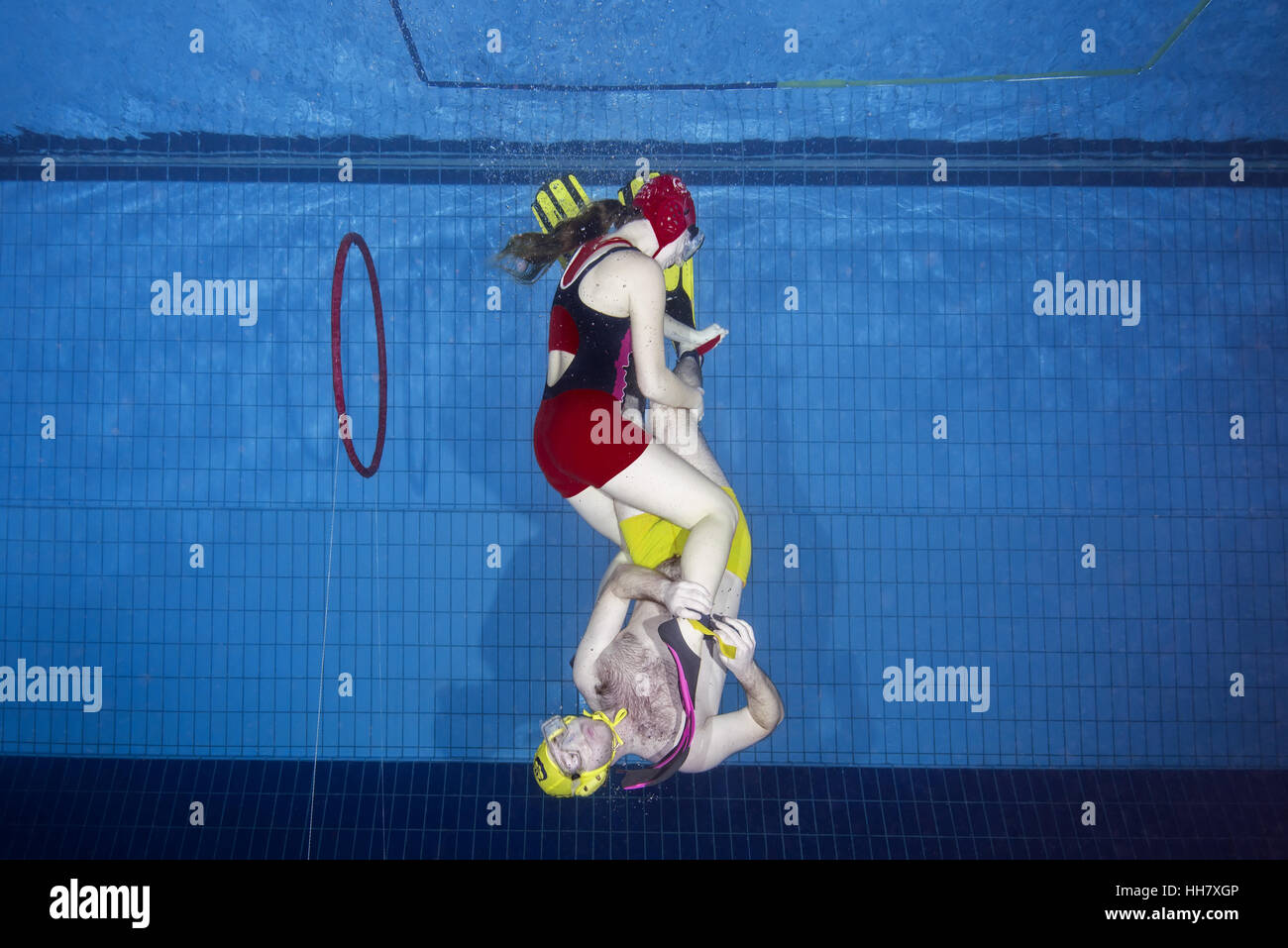 Underwater wrestling (Aquathlon) in swimming pool. Underwater view Stock Photo Alamy