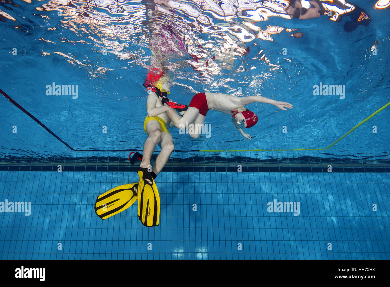 Underwater wrestling hires stock photography and images Alamy